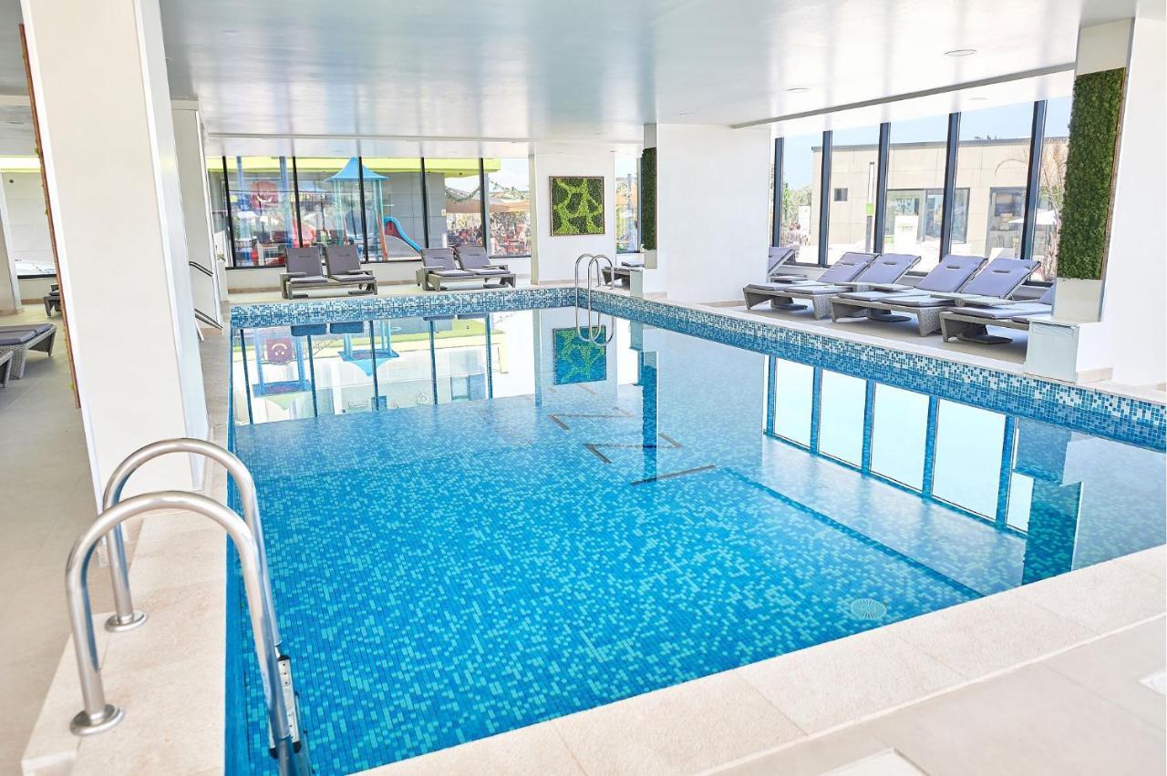 Vintage Breeze Apartment - Spa Pools Resort Мамая Екстериор снимка