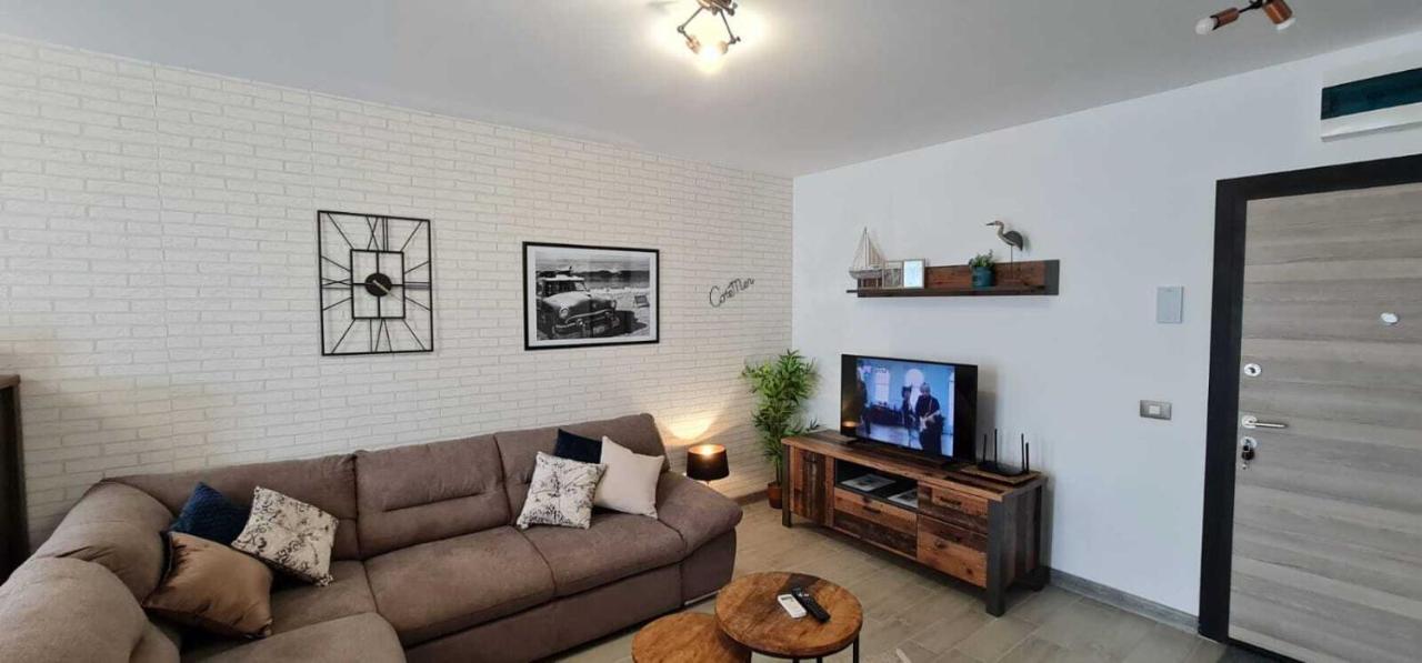 Vintage Breeze Apartment - Spa Pools Resort Мамая Екстериор снимка
