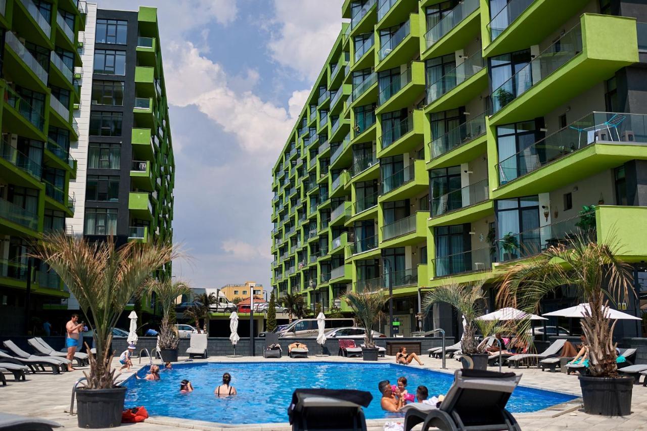 Vintage Breeze Apartment - Spa Pools Resort Мамая Екстериор снимка