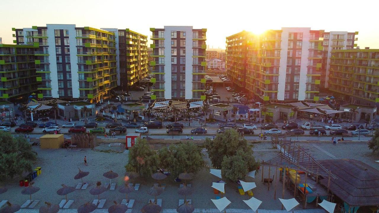 Vintage Breeze Apartment - Spa Pools Resort Мамая Екстериор снимка