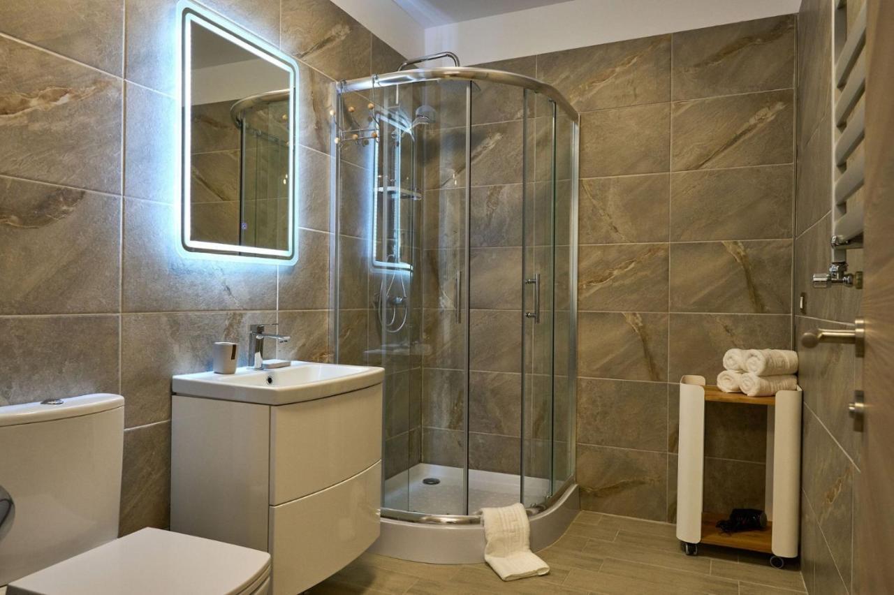 Vintage Breeze Apartment - Spa Pools Resort Мамая Екстериор снимка