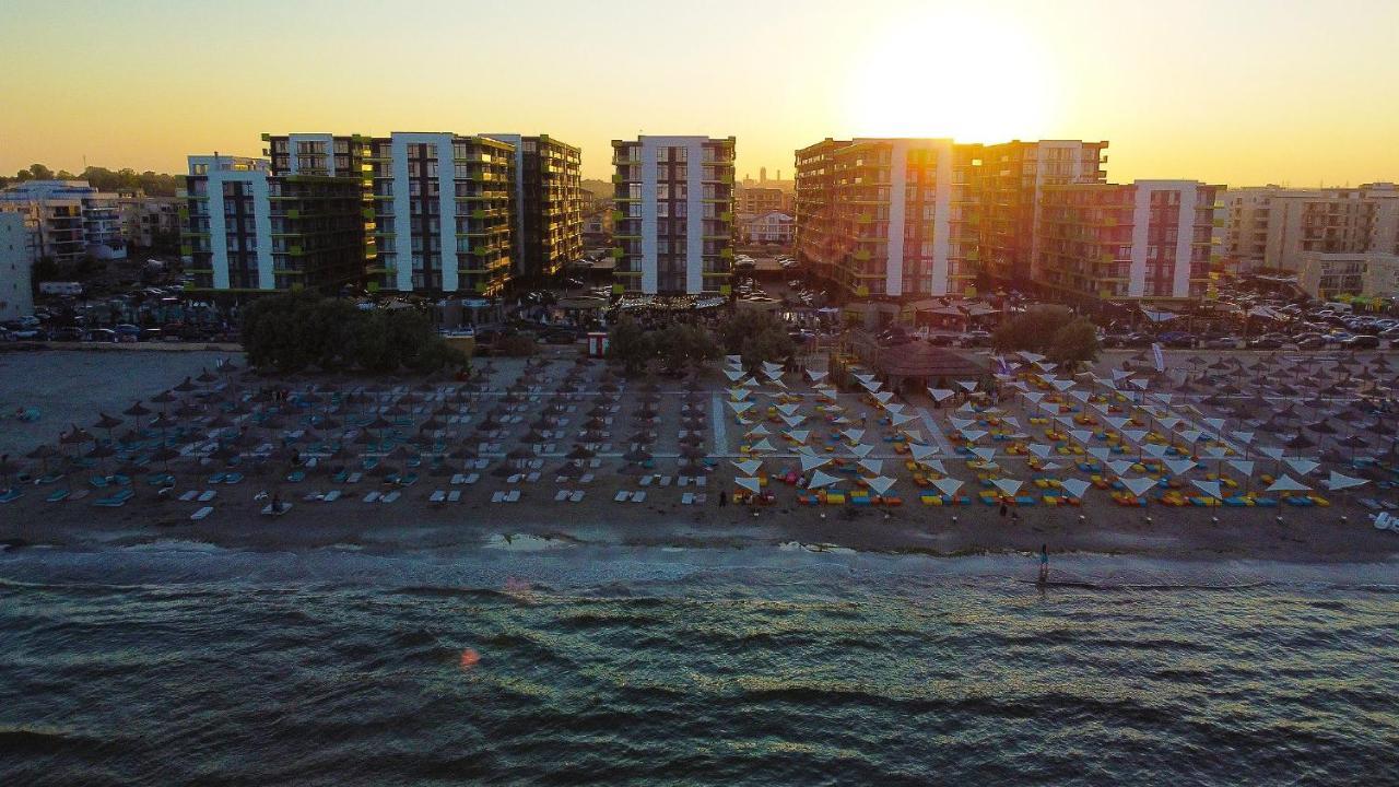 Vintage Breeze Apartment - Spa Pools Resort Мамая Екстериор снимка