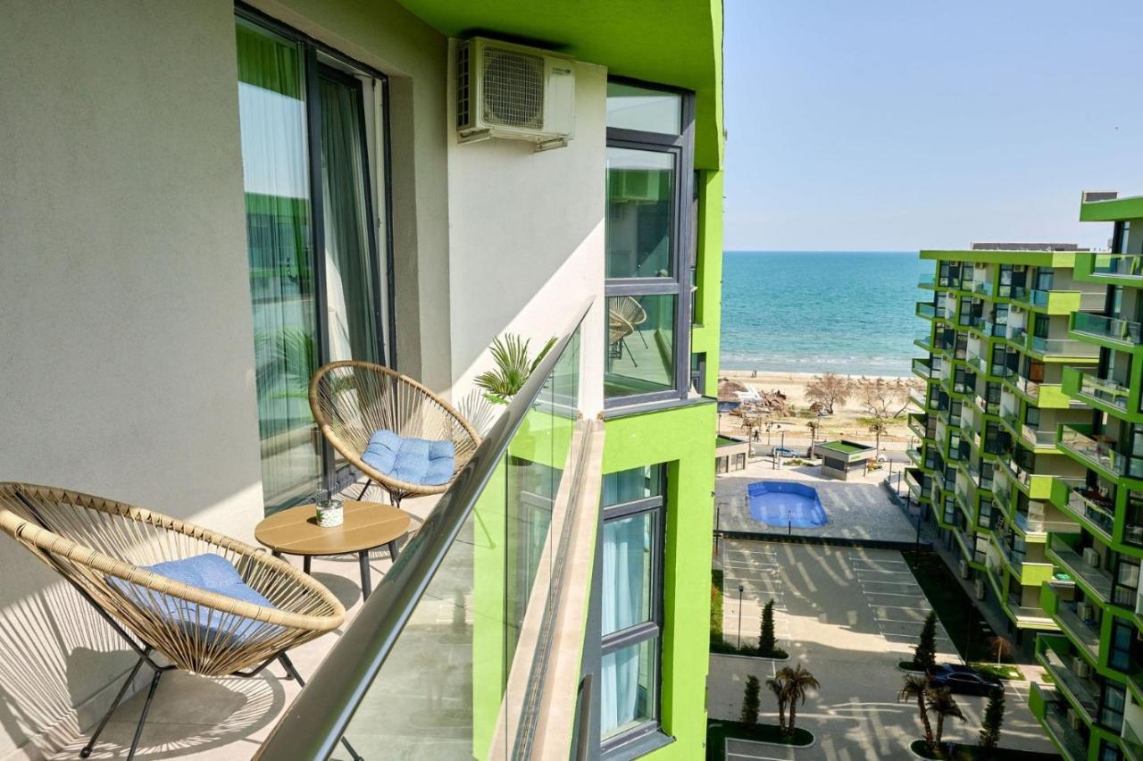Vintage Breeze Apartment - Spa Pools Resort Мамая Екстериор снимка